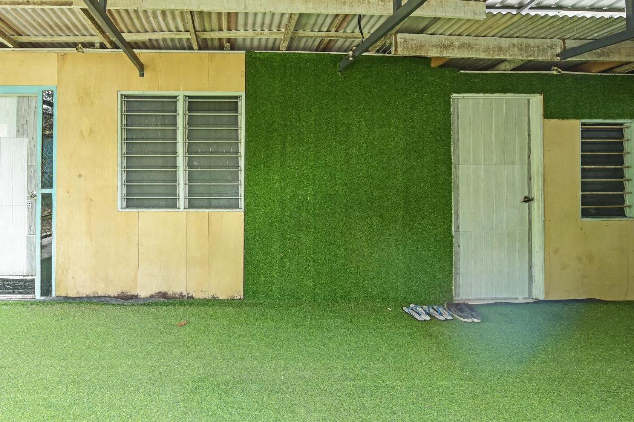 ג'ראנטוט Oyo 90636 Teratak Zakiah Chalet מראה חיצוני תמונה