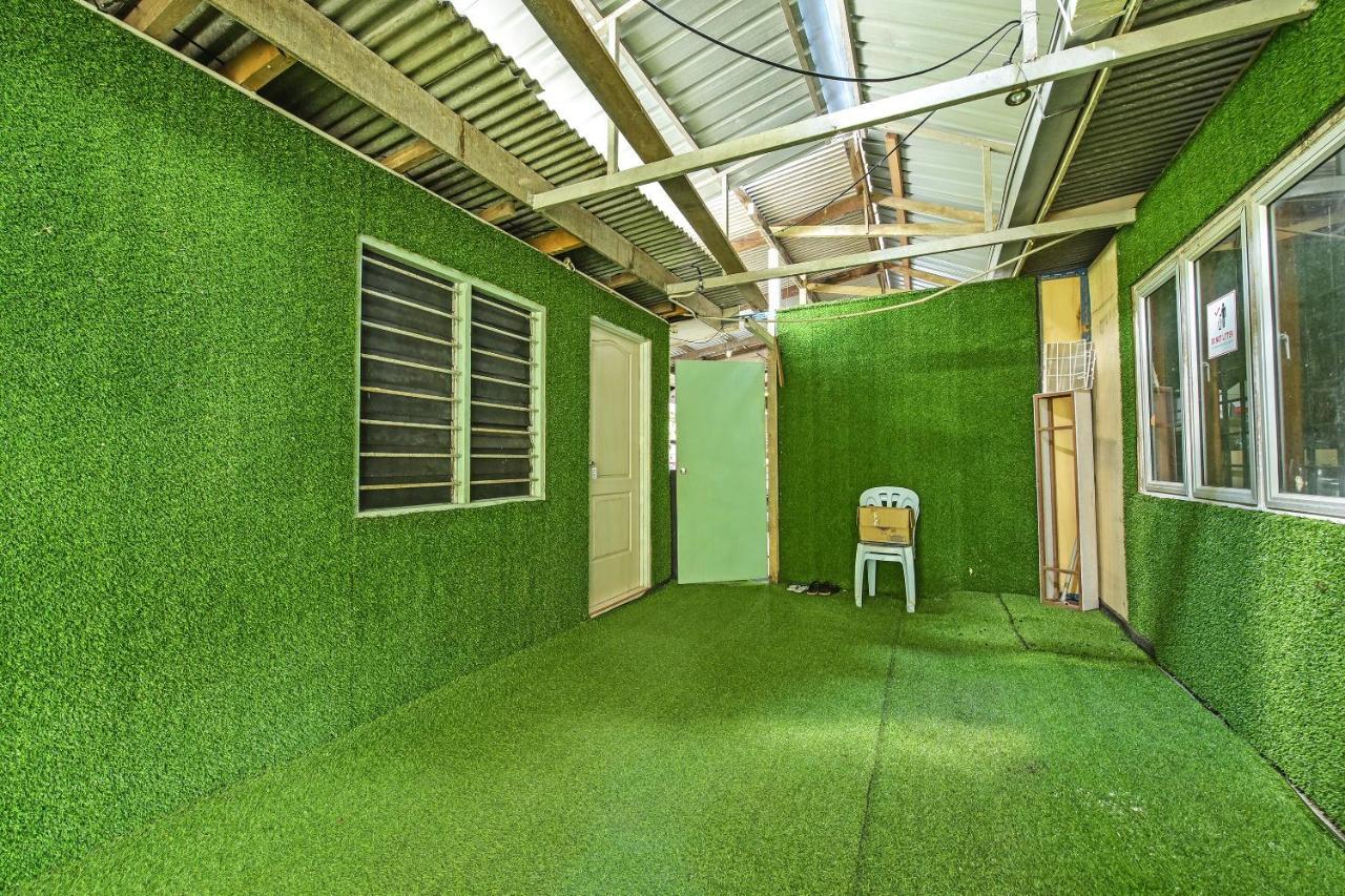 ג'ראנטוט Oyo 90636 Teratak Zakiah Chalet מראה חיצוני תמונה