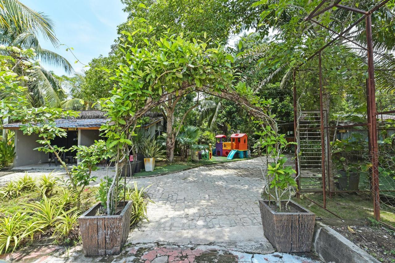ג'ראנטוט Oyo 90636 Teratak Zakiah Chalet מראה חיצוני תמונה