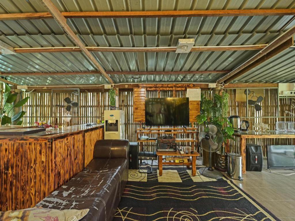 ג'ראנטוט Oyo 90636 Teratak Zakiah Chalet מראה חיצוני תמונה