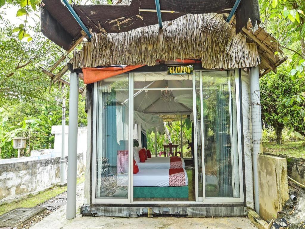 ג'ראנטוט Oyo 90636 Teratak Zakiah Chalet מראה חיצוני תמונה